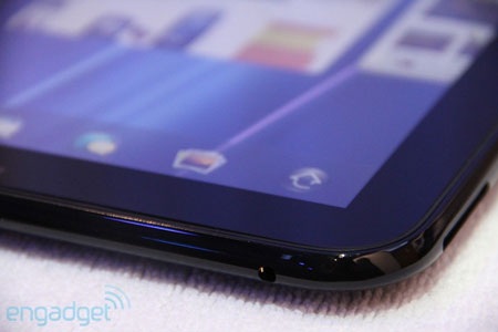 HP trình diễn máy tính bảng TouchPad 9,7 inch - 9 HP trình diễn máy tính bảng TouchPad 9,7 inch - 9
