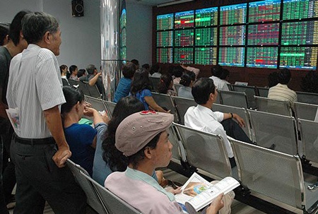 Lùi về 520 điểm, VN-Index điều chỉnh sau 4 phiên - 1