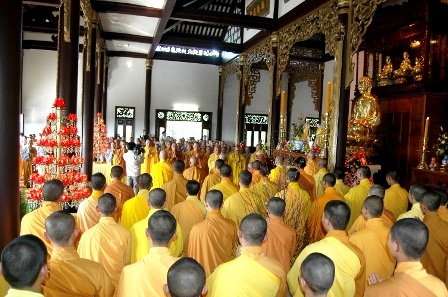 Tấp nập lễ hội đầu xuân - 3