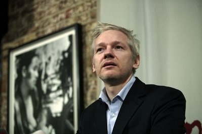 Ông chủ WikiLeaks bị bóc trần “tất cả sự bẩn thỉu” - 1 Ông chủ WikiLeaks bị bóc trần “tất cả sự bẩn thỉu” - 1