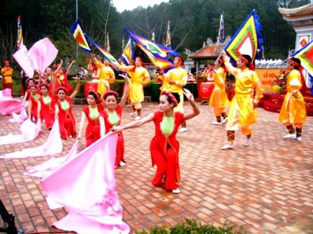 Tấp nập lễ hội đầu xuân - 2