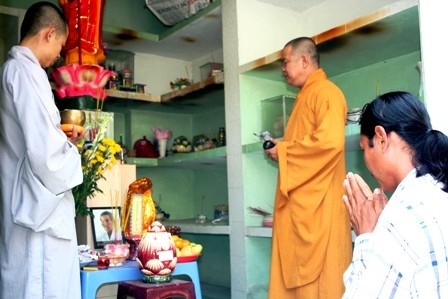 Anh Hiền đã “trở về” với quê nhà - 1 Anh Hiền đã “trở về” với quê nhà - 1