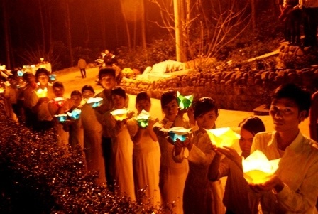 Lung linh đêm hội hoa đăng 705 năm “công chúa Huyền Trân mở cõi” - 7