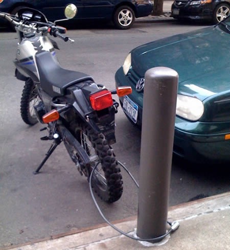 Những kiểu khóa xe hài hước - 1 Những kiểu khóa xe hài hước - 1