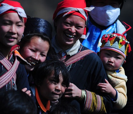 Về Tả Phìn hát giao duyên, leo cột gỗ... - 10