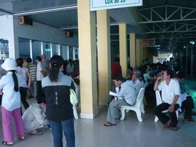 Cần Thơ: Sau tết, các bệnh viện chật ních bệnh nhân - 2 Cần Thơ: Sau tết, các bệnh viện chật ních bệnh nhân - 2