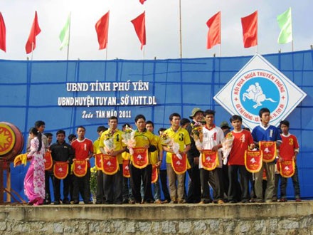Những “kỵ sĩ nông dân” dũng mãnh trên lưng ngựa - 2 Những “kỵ sĩ nông dân” dũng mãnh trên lưng ngựa - 2