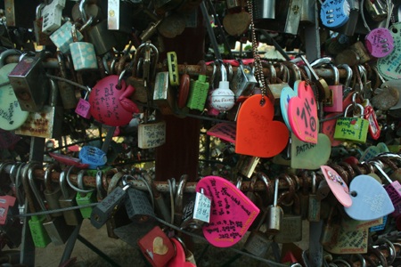 “Ổ khóa tình nhân” của giới trẻ Hàn Quốc - 12 “Ổ khóa tình nhân” của giới trẻ Hàn Quốc - 12