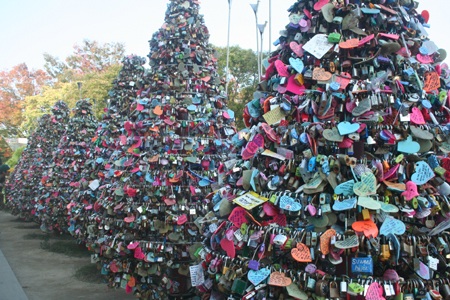 “Ổ khóa tình nhân” của giới trẻ Hàn Quốc - 6 “Ổ khóa tình nhân” của giới trẻ Hàn Quốc - 6