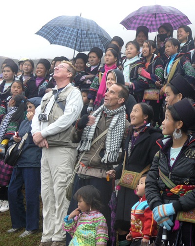 Du khách nước ngoài thích thú hội xuân Gầu Tào - Sa Pa - 3