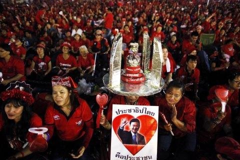 Thái Lan: “Áo vàng” và “áo đỏ” đồng loạt xuống đường - 1 Thái Lan: “Áo vàng” và “áo đỏ” đồng loạt xuống đường - 1