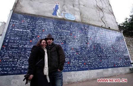 Tỏ tình trước "Bức tường tình yêu" ở Paris - 1 Tỏ tình trước "Bức tường tình yêu" ở Paris - 1