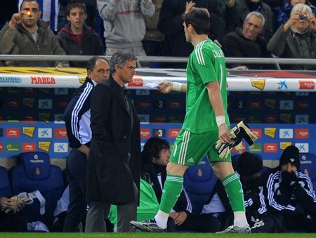 Casillas bị thẻ đỏ, Real Madrid vẫn hạ Espanyol - 1 Casillas bị thẻ đỏ, Real Madrid vẫn hạ Espanyol - 1