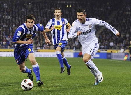 Casillas bị thẻ đỏ, Real Madrid vẫn hạ Espanyol - 3 Casillas bị thẻ đỏ, Real Madrid vẫn hạ Espanyol - 3