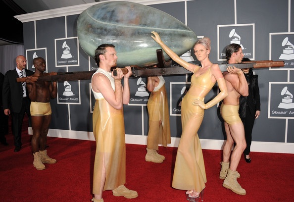 Người đẹp khoe dáng trên thảm đỏ Grammy - 25 Người đẹp khoe dáng trên thảm đỏ Grammy - 25