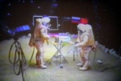Du hành gia đổ bộ thành công xuống Hành tinh Đỏ giả tưởng - 1 Du hành gia đổ bộ thành công xuống Hành tinh Đỏ giả tưởng - 1