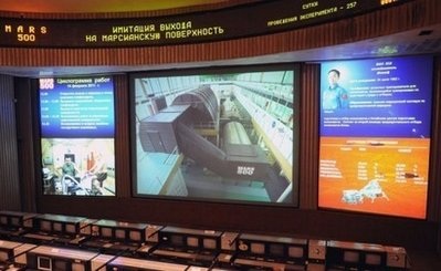 Du hành gia đổ bộ thành công xuống Hành tinh Đỏ giả tưởng - 3 Du hành gia đổ bộ thành công xuống Hành tinh Đỏ giả tưởng - 3