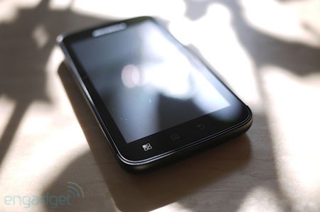 Cận cảnh “siêu phẩm” Motorola Atrix 4G - 1 Cận cảnh “siêu phẩm” Motorola Atrix 4G - 1