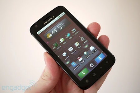 Cận cảnh “siêu phẩm” Motorola Atrix 4G - 15 Cận cảnh “siêu phẩm” Motorola Atrix 4G - 15