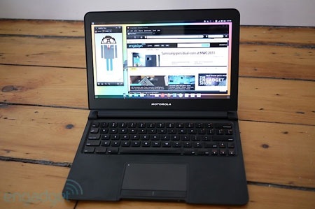Cận cảnh “siêu phẩm” Motorola Atrix 4G - 18 Cận cảnh “siêu phẩm” Motorola Atrix 4G - 18