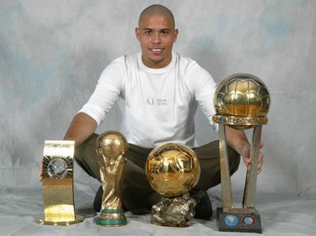 Những cột mốc vinh quang trong sự nghiệp của Ronaldo "béo" - 8 Những cột mốc vinh quang trong sự nghiệp của Ronaldo "béo" - 8