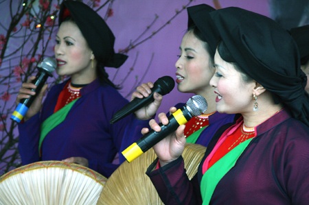 Biển người nô nức trẩy hội Lim - 6 Biển người nô nức trẩy hội Lim - 6