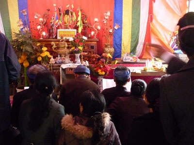 Nườm nượp du khách dự lễ hội Đền Bà Hải - 6