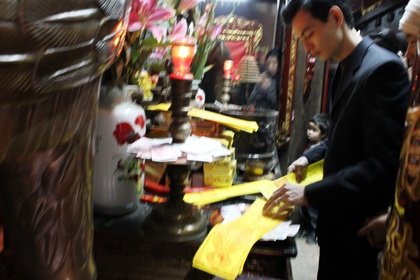 Đền Trần trước giờ khai Ấn - 2