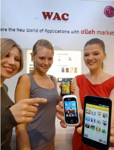 Ngắm những “bóng hồng” tại MWC 2011 - 3