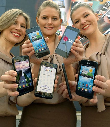 Ngắm những “bóng hồng” tại MWC 2011 - 12