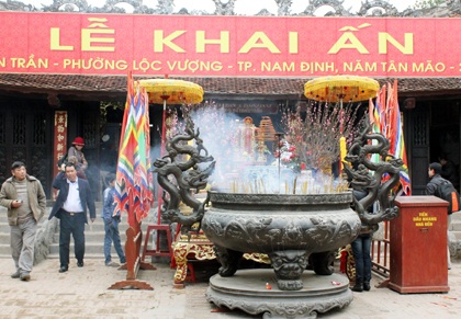 “Thương mại hóa Ấn đền Trần phá hỏng nhiều nét đẹp văn hóa” - 2