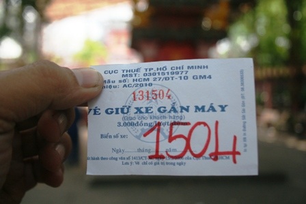 “Hối lộ” để được vào khấn duyên, cầu con - 8 “Hối lộ” để được vào khấn duyên, cầu con - 8