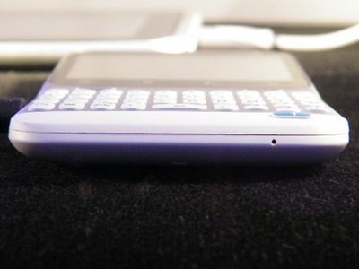 Đến lượt HTC “khoe hàng” tại MWC 2011 - 17