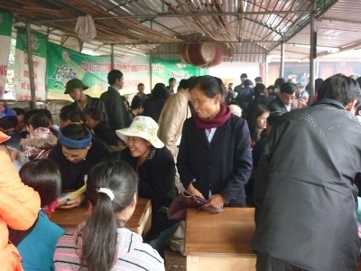 Nườm nượp du khách dự lễ hội Đền Bà Hải - 2