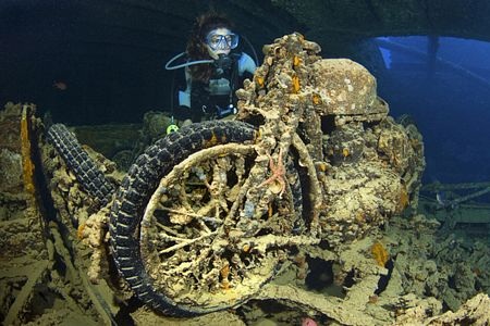 Thăm những con tàu “an toạ” dưới đáy đại dương  - 2