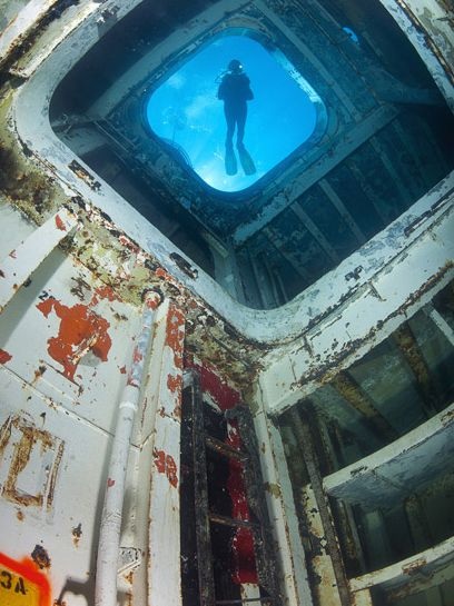 Thăm những con tàu “an toạ” dưới đáy đại dương  - 10