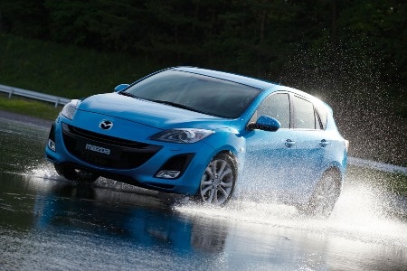Mazda3 phiên bản 2012 thay đổi nhỏ về hình thức - 9