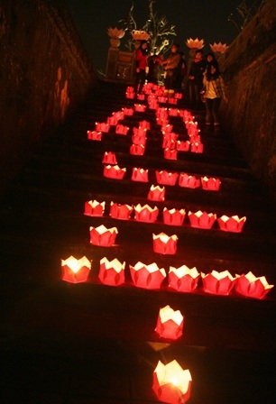 Đắm say hồn thơ xưa dưới đền đài cổ kính - 2