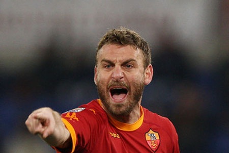 Sir Alex tính đưa sao Italia về thay Scholes - 1 Sir Alex tính đưa sao Italia về thay Scholes - 1