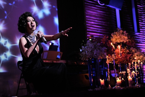 Ý Lan đưa chồng lên sân khấu - 4