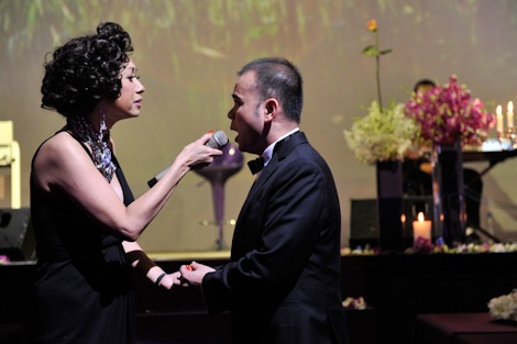 Ý Lan đưa chồng lên sân khấu - 12