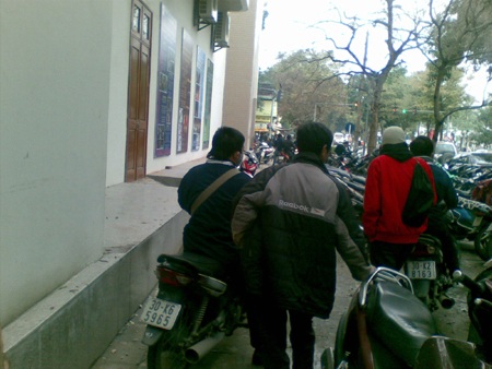 Hà Nội: Nan giải xử lý học sinh đi xe máy đến trường - 3 Hà Nội: Nan giải xử lý học sinh đi xe máy đến trường - 3