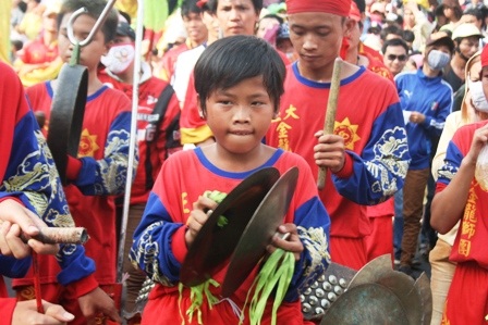 Chen chân đi Lễ hội chùa Bà, cầu xin phước lộc - 13 Chen chân đi Lễ hội chùa Bà, cầu xin phước lộc - 13