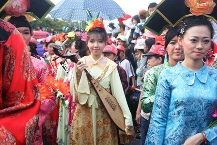 Chen chân đi Lễ hội chùa Bà, cầu xin phước lộc - 16 Chen chân đi Lễ hội chùa Bà, cầu xin phước lộc - 16