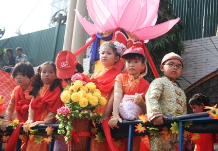 Chen chân đi Lễ hội chùa Bà, cầu xin phước lộc - 18 Chen chân đi Lễ hội chùa Bà, cầu xin phước lộc - 18