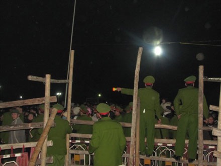 Hàng vạn người dự lễ phát lương Đức Thánh Trần  - 7