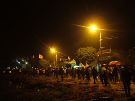 Hàng vạn người dự lễ phát lương Đức Thánh Trần  - 5