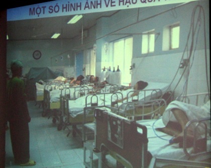 Hai cách ngăn chặn "vấn nạn" HS đi xe máy tới trường - 3 Hai cách ngăn chặn "vấn nạn" HS đi xe máy tới trường - 3