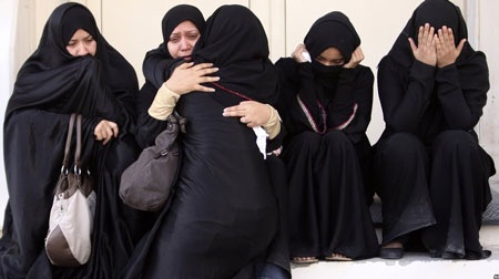 Bahrain giải tán hàng ngàn người biểu tình trong một đêm - 3 Bahrain giải tán hàng ngàn người biểu tình trong một đêm - 3