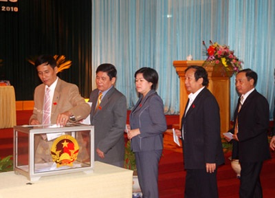 HĐND các cấp có tỷ lệ ngoài đảng không dưới 10% - 1 HĐND các cấp có tỷ lệ ngoài đảng không dưới 10% - 1